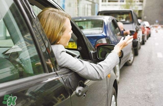 把自己關(guān)在冰柜聞汽油 直到遺體腐爛才被發(fā)現(xiàn) 把自己關(guān)在冰柜聞汽油 直到遺體腐爛才被發(fā)現(xiàn)