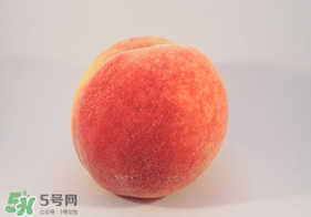 ?桃子發(fā)霉了還可以吃嗎？吃了發(fā)霉的桃子怎么辦？