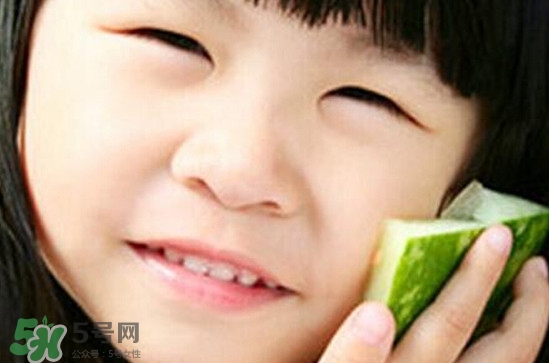 西瓜皮敷臉有什么作用？西瓜皮敷臉有什么好處