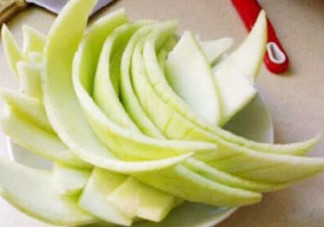 西瓜皮敷臉有什么作用？西瓜皮敷臉有什么好處