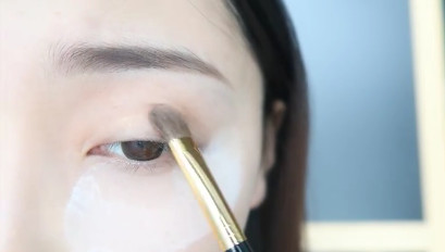 怎么畫眼妝不顯臟 畫眼妝不顯臟的方法 怎么畫眼妝不顯臟 畫眼妝不顯臟的方法