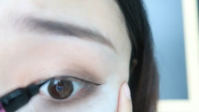 怎么畫眼妝不顯臟 畫眼妝不顯臟的方法 怎么畫眼妝不顯臟 畫眼妝不顯臟的方法