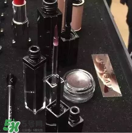 紀(jì)梵希紫黑色變色唇蜜怎么樣？紀(jì)梵希紫黑變色唇蜜多少錢