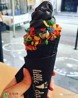 炭黑冰淇淋好吃嗎？炭黑冰淇淋哪里買？