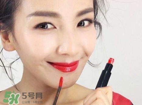 初學(xué)者怎么涂口紅?初學(xué)者涂口紅的步驟圖解 初學(xué)者怎么涂口紅?初學(xué)者涂口紅的步驟圖解