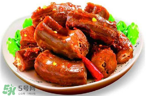 周黑鴨和絕味哪個(gè)好吃？絕味鴨脖和周黑鴨哪個(gè)好吃？