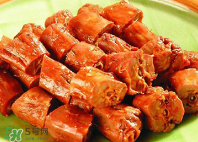 周黑鴨和絕味哪個(gè)好吃？絕味鴨脖和周黑鴨哪個(gè)好吃？