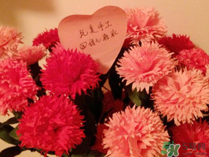 母親節(jié)可以送紙做的康乃馨嗎？康乃馨怎么折？