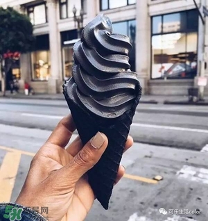 炭黑冰淇淋好吃嗎？炭黑冰淇淋哪里買？