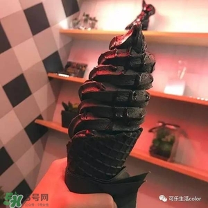 炭黑冰淇淋好吃嗎？炭黑冰淇淋哪里買？