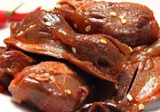 周黑鴨和絕味哪個好吃？絕味鴨脖和周黑鴨哪個好吃？