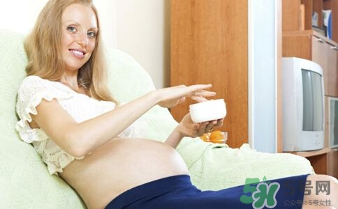 孕婦能抹護膚品嗎？孕婦能化妝嗎？
