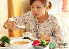 夏天做月子穿什么鞋？夏天做月子如何選擇鞋子？