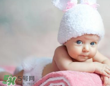 寶寶尿布疹可以擦紅霉素軟膏嗎？紅霉素軟膏對尿布疹有效嗎？