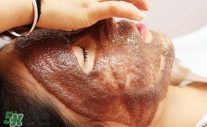 海藻面膜好還是面貼面膜好?。亢Ｔ迕婺ず兔尜N面膜區(qū)別