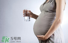 孕期能用酒精退燒嗎？孕期用酒精退燒有什么危害？