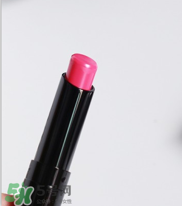 嬌蘭小黑裙唇膏060多少錢？嬌蘭小黑裙甜漾唇膏060專柜價(jià)格