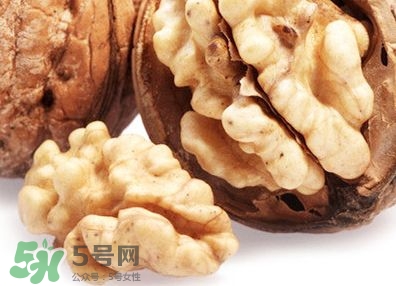 核桃仁怎么保存？核桃仁生吃好還是熟吃好？