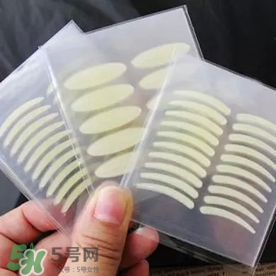 長期用假睫毛雙眼皮貼對(duì)眼睛有什么傷害？