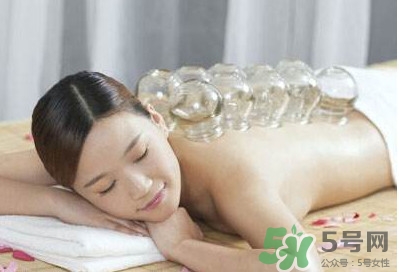 女人刮痧好還是拔罐好？刮痧和拔罐的區(qū)別