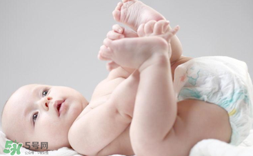 夏天寶寶可以穿開襠褲嗎？寶寶穿開襠褲有什么危害嗎？