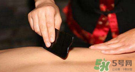 女人刮痧好還是拔罐好？刮痧和拔罐的區(qū)別