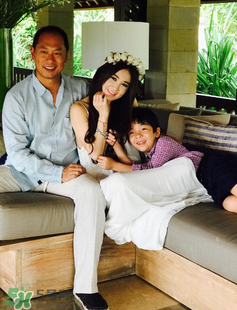 溫碧霞為什么不生孩子？溫碧霞老公是誰？