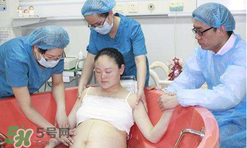 水中分娩是怎樣的？水中分娩與傳統(tǒng)分娩的區(qū)別有哪些？