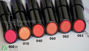 嬌蘭小黑裙007顯色嗎？嬌蘭小黑裙007適合唇色淺的嗎？