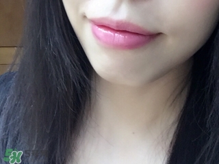 嬌蘭小黑裙007值得入嗎？嬌蘭小黑裙007唇膏口紅怎么樣？