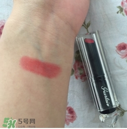 嬌蘭小黑裙003好看嗎？嬌蘭小黑裙唇膏003試色