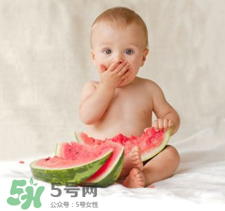 夏天寶寶能不能吃冰西瓜呢？冰西瓜寶寶能吃嗎？