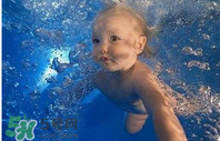 寶寶游泳耳朵進(jìn)水了怎么辦？寶寶游泳如何避免耳朵進(jìn)水？