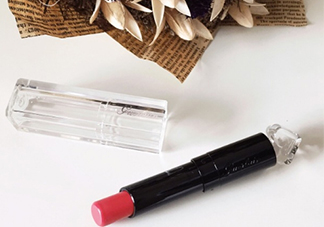 嬌蘭小黑裙003多少錢？嬌蘭小黑裙唇膏003專柜價(jià)格