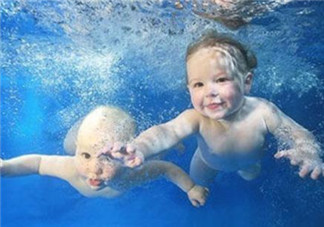 寶寶游泳耳朵進水了怎么辦？寶寶游泳如何避免耳朵進水？