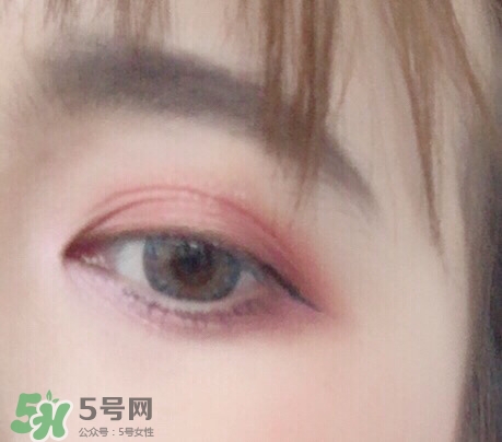 makeup revolution桃花盤怎么畫？makeup revolution桃花盤教程