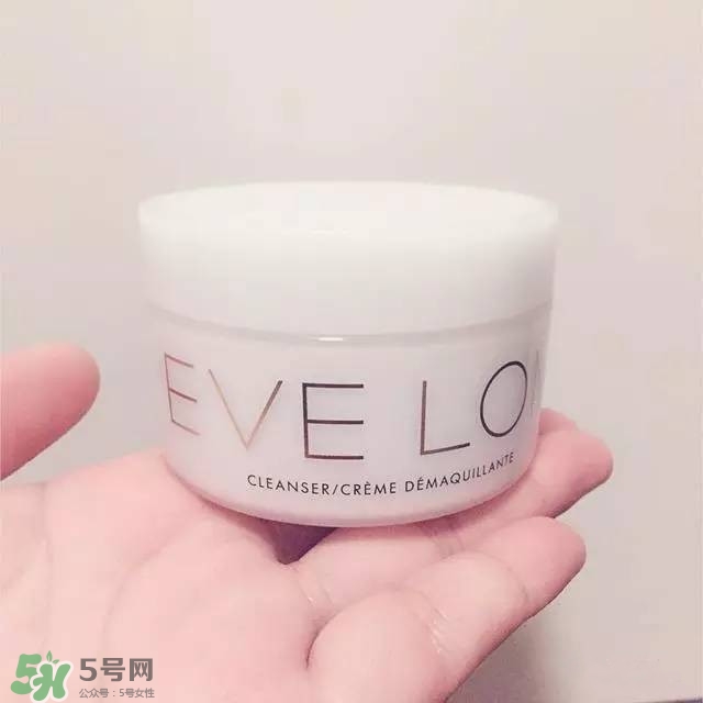 網(wǎng)紅推薦的護(hù)膚品靠譜嗎？跟風(fēng)買網(wǎng)紅護(hù)膚品卻沒效果