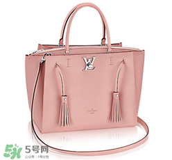 lv lockmeto流蘇手提包正品多少錢？lv新款流蘇包專柜價(jià)格