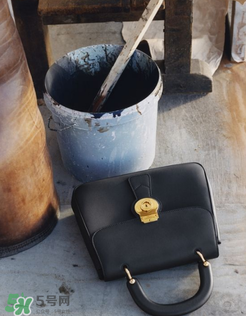 burberry dk88鎖頭包正品多少錢？巴寶莉dk88包專柜價(jià)格