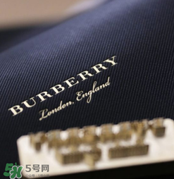 burberry dk88鎖頭包正品多少錢？巴寶莉dk88包專柜價(jià)格