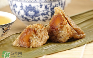 蛋黃肉粽和鮮肉粽哪個(gè)熱量高？一個(gè)蛋黃肉粽的熱量是多少？