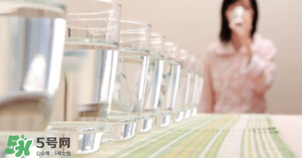 30天不喝飲料，妹子的對比照令人震驚 喝白開水的好處