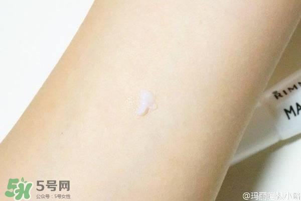 rimmel芮謎口紅雨衣和clio珂萊歐口紅雨衣哪個(gè)好_對比 rimmel芮謎口紅雨衣和clio珂萊歐口紅雨衣哪個(gè)好_對比