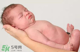 寶寶臍帶消毒是用碘伏還是用酒精？寶寶臍帶用什么消毒好？