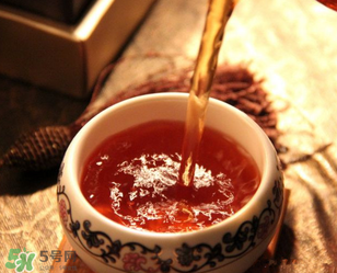 普洱茶發(fā)霉了怎么處理？普洱茶發(fā)霉了還能喝嗎？