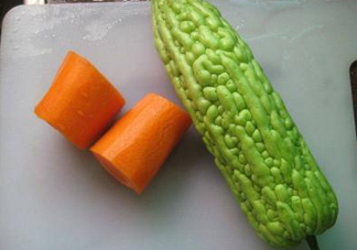 苦瓜能和胡蘿卜一起吃嗎？胡蘿卜可以和苦瓜一起吃嗎