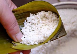 包粽子用什么糯米？包粽子的糯米要泡多久？