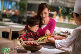 皇冠粽子多少錢 皇冠粽子禮盒價(jià)格 皇冠粽子多少錢 皇冠粽子禮盒價(jià)格