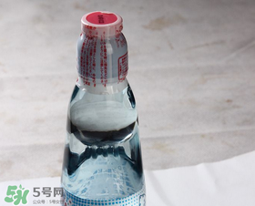 波子汽水彈珠怎么拿出來(lái)？怎么把波子汽水的彈珠拿出來(lái)？