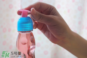 彈珠汽水怎么開？彈珠汽水怎么開不會噴？